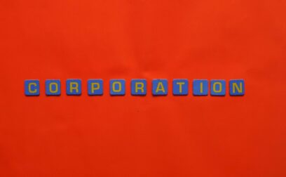 Differences between a partnership and corporation